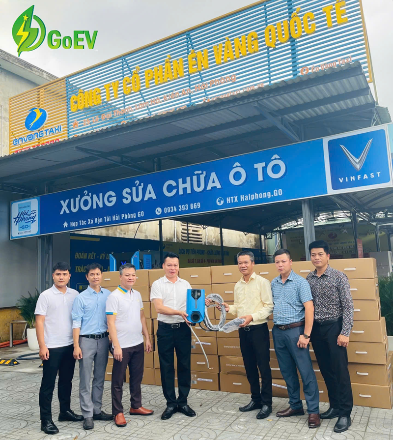 Sạc nhanh Go-EV và Taxi Én Vàng